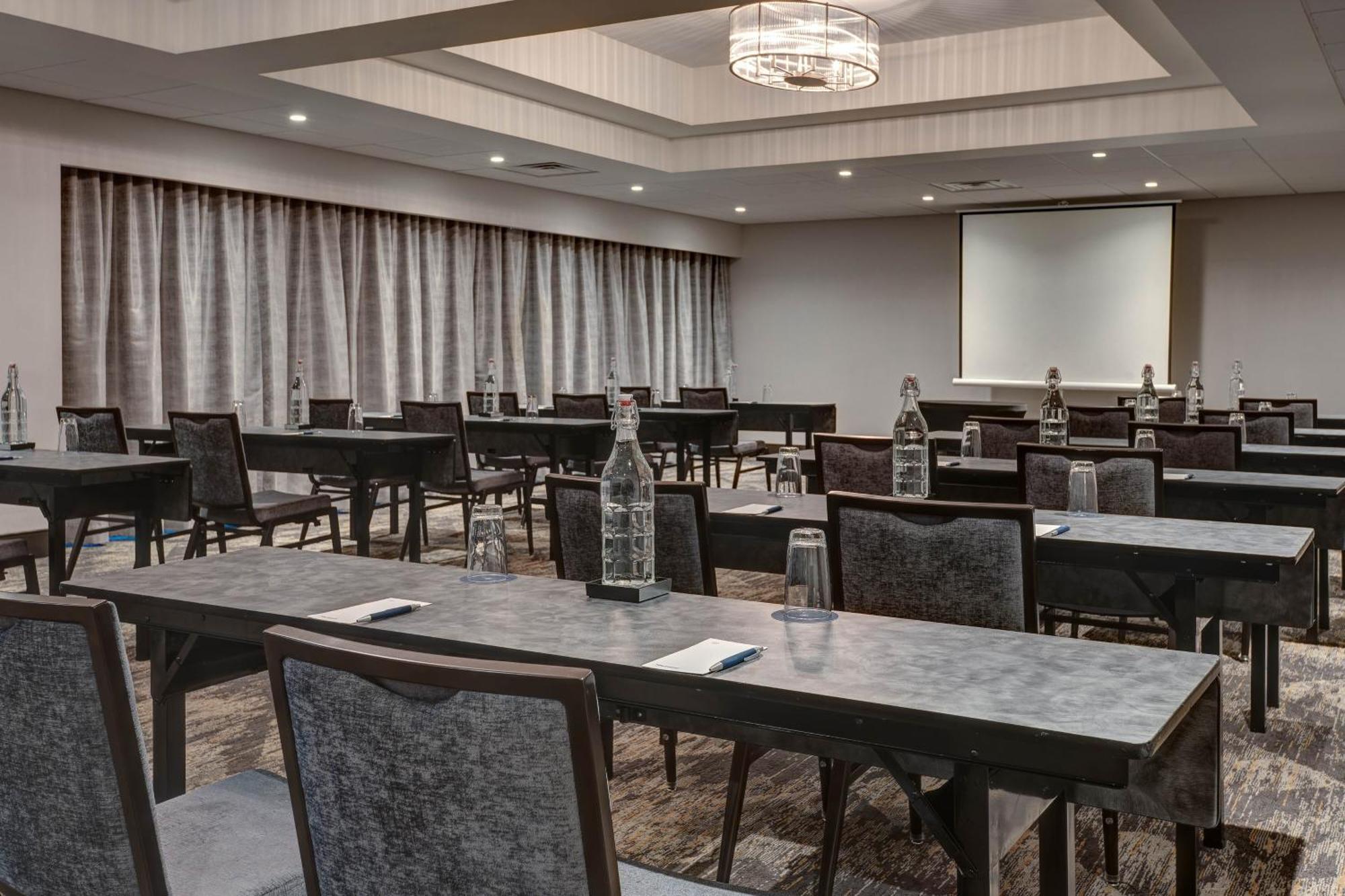 Sheraton Eatontown Hotel Buitenkant foto